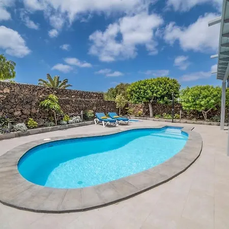 Whitney Villa *